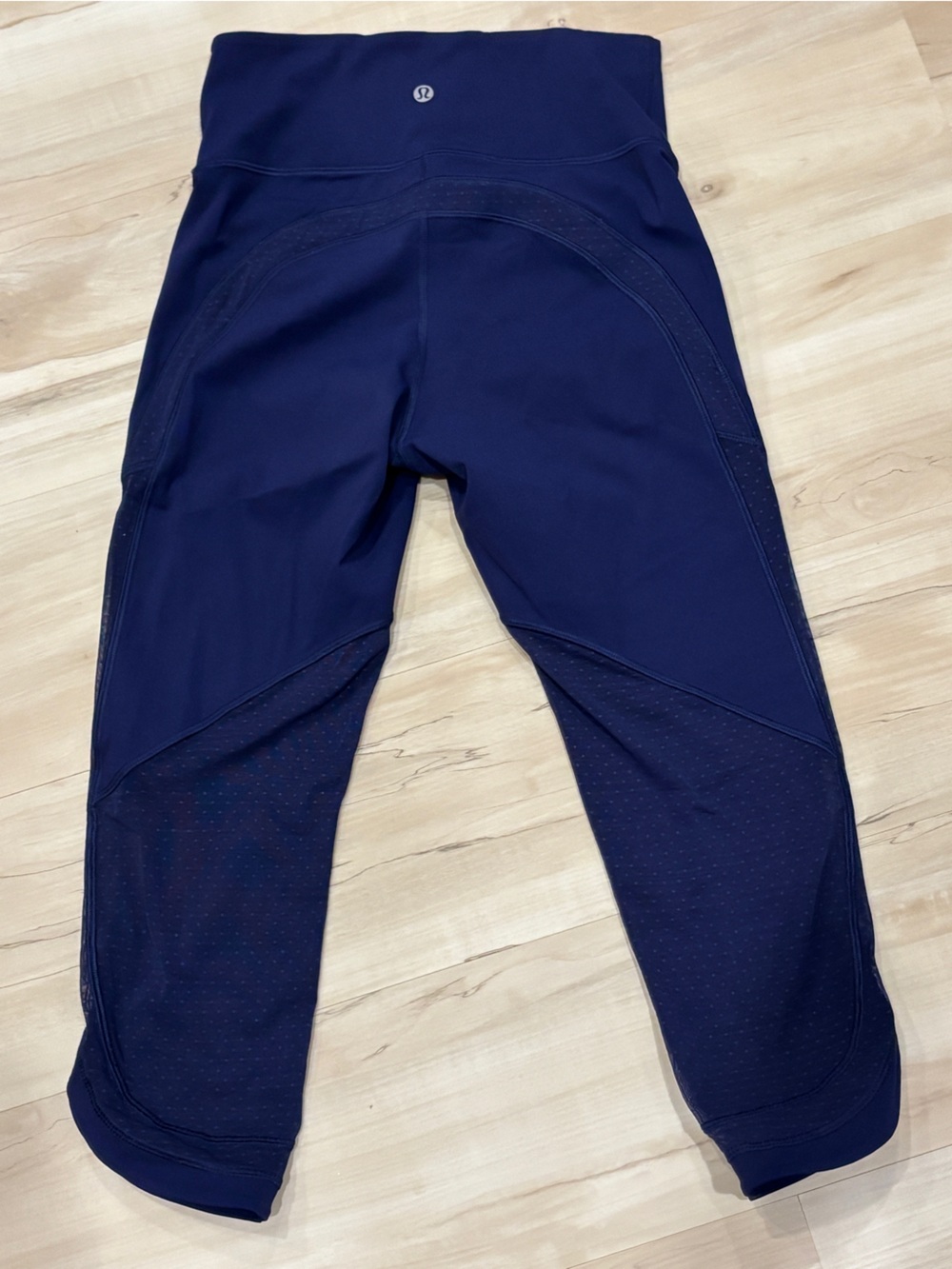 Lululemon Navy Mesh Panel Cropped Leggings Size 6 Athletic Running Capri